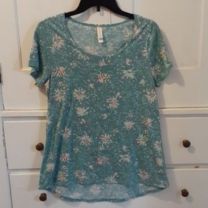 Lularoe classic tee